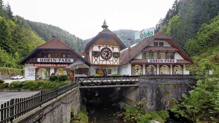 Die größte Kuckucksuhr der Welt in Triberg/Schwarzwald - Sammler-Uhren