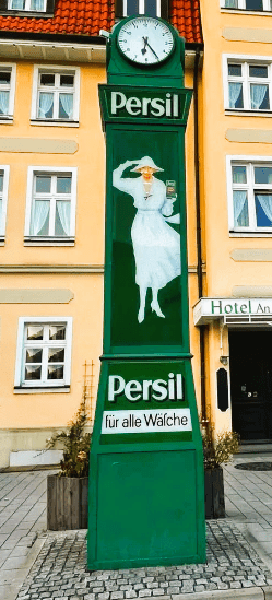 Geschichte der Persil Standuhren in Deutschland und die geheimnisvolle "weisse Dame" - Sammler-Uhren