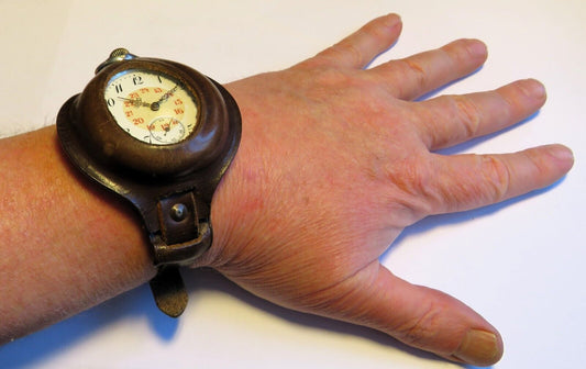 Geschichte militärischer Armbanduhren ab 1880 - Sammler-Uhren