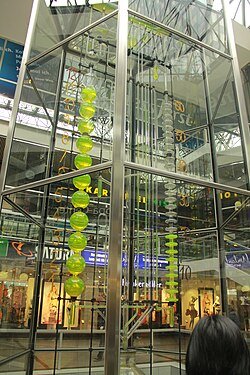 Weltrekord Wasseruhr: die "Uhr der fließenden Zeit" im Sony Center Berlin - Sammler-Uhren