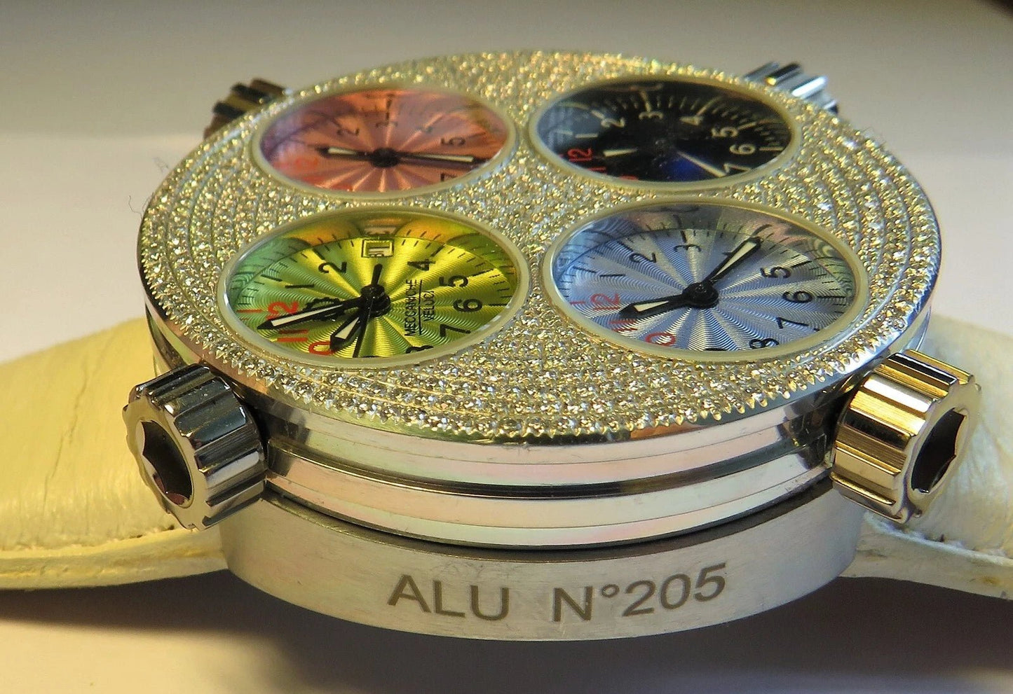 Meccaniche Veloci Quattro Valvole Lite Nite Luxus Design HAU 388 Brillanten - Sammler - Uhren