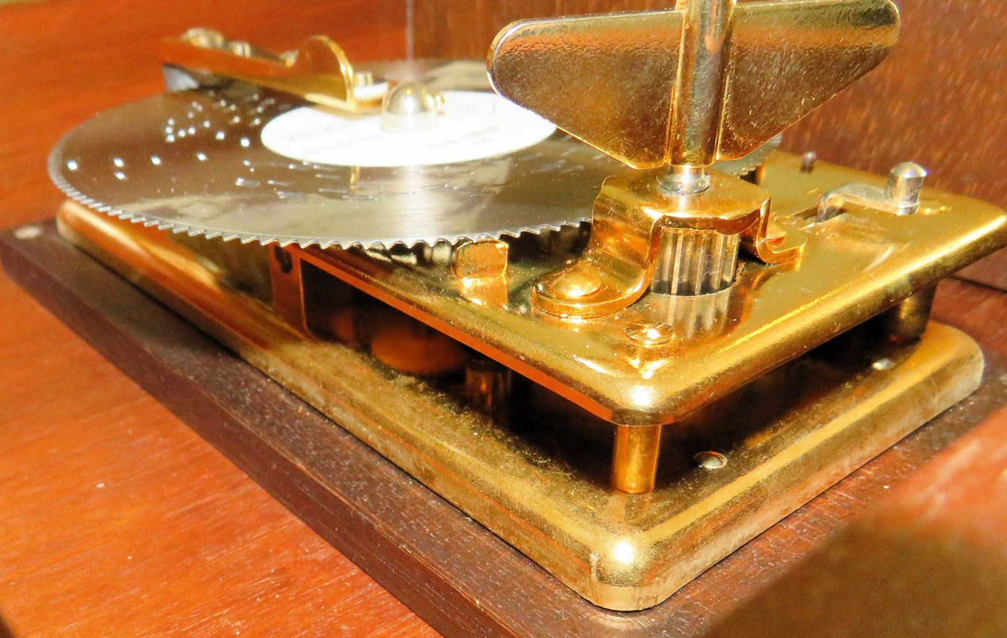 Reuge Disc Musik Box Spieluhr mit 14 Originalplatten Lochplatte Saint Croix - Sammler - Uhren
