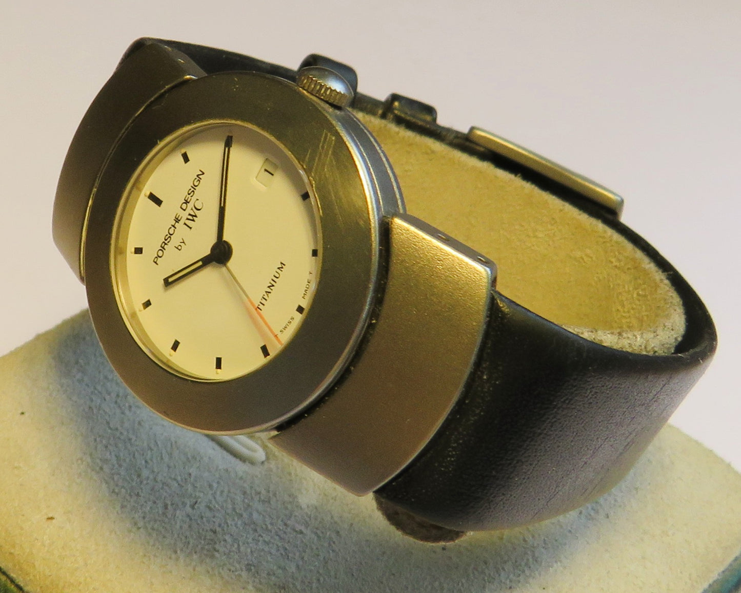 IWC Porsche Design Titanium Ladies Luxury Designer Wristwatch Cal 2209 with Papers