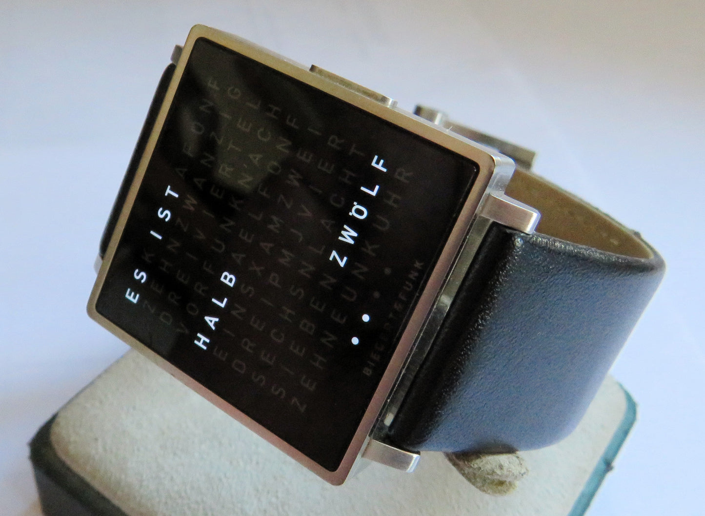 Clocktwo W 001 Armbanduhr Biegert & Funk - Uhr die Uhrzeit schreibt - Fullset! - Sammler - Uhren