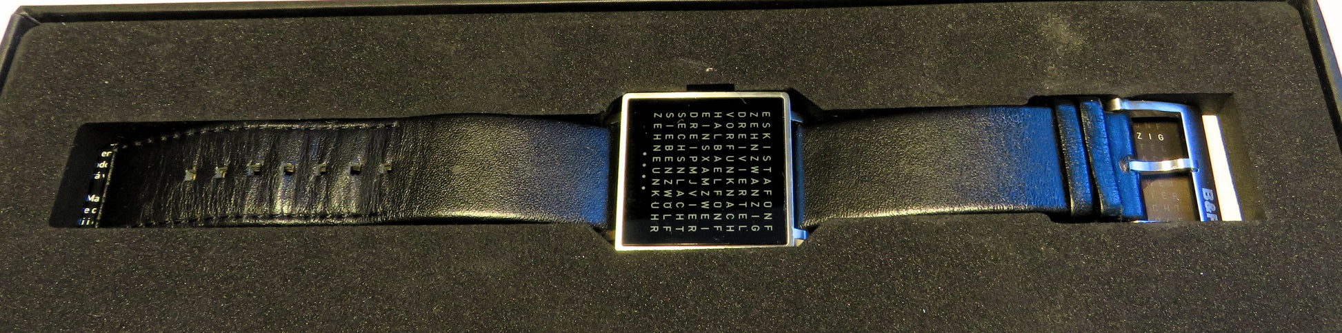 Clocktwo W 001 Armbanduhr Biegert & Funk - Uhr die Uhrzeit schreibt - Fullset! - Sammler - Uhren