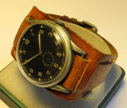 Dienstuhr Heer Wehrmacht WK2 2. Weltkrieg Urofa 58 Raumnutzwerk Glashütte - Sammler - Uhren