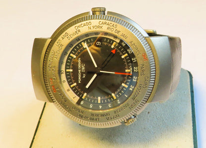 IWC Porsche Design Ref 3821 Titan World Time Quarz Herren AU Fullset Papiere - Sammler - Uhren