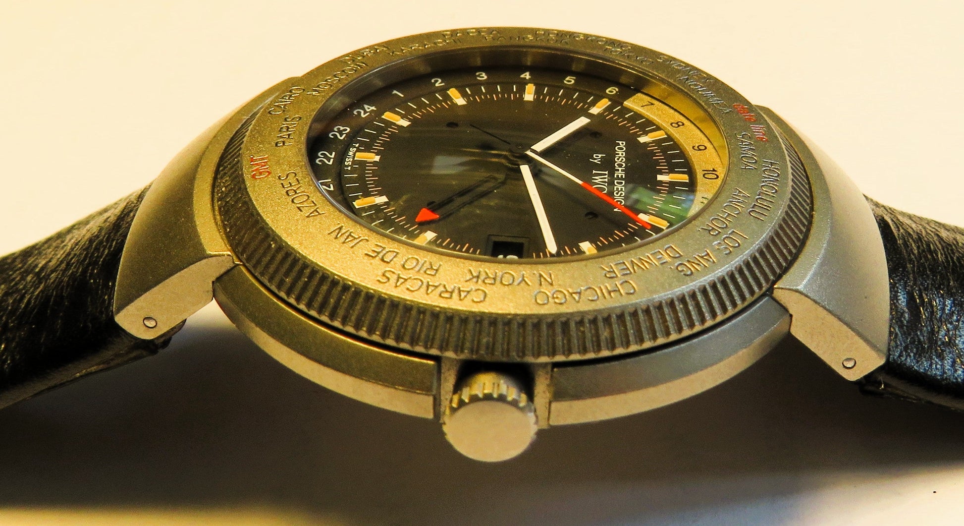 IWC Porsche Design Ref 3821 Titan World Time Quarz Herren AU Fullset Papiere - Sammler - Uhren
