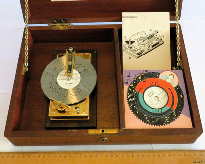 Reuge Disc Musik Box Spieluhr mit 14 Originalplatten Lochplatte Saint Croix - Sammler - Uhren
