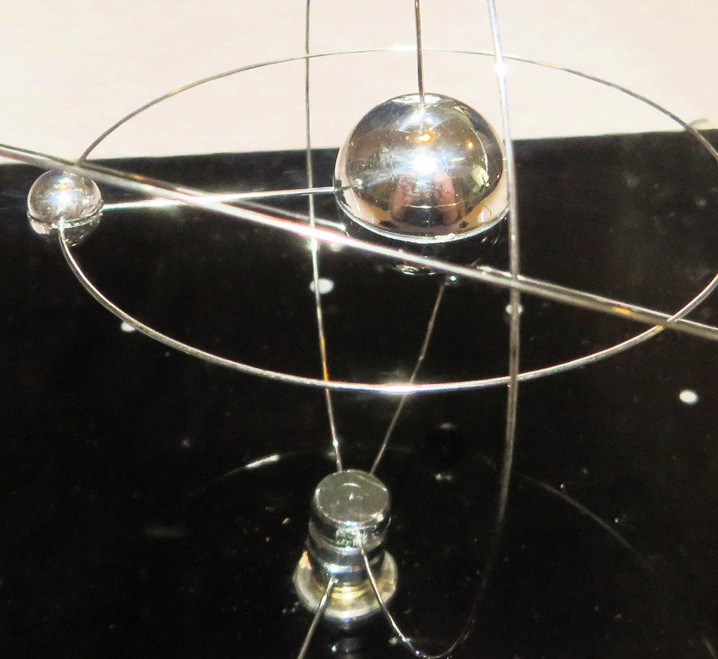 Tisch Astrolabium 20cm x 20cm x 32cm beweglich elektrisch 32cm x 20cm 4 Planeten - Sammler - Uhren