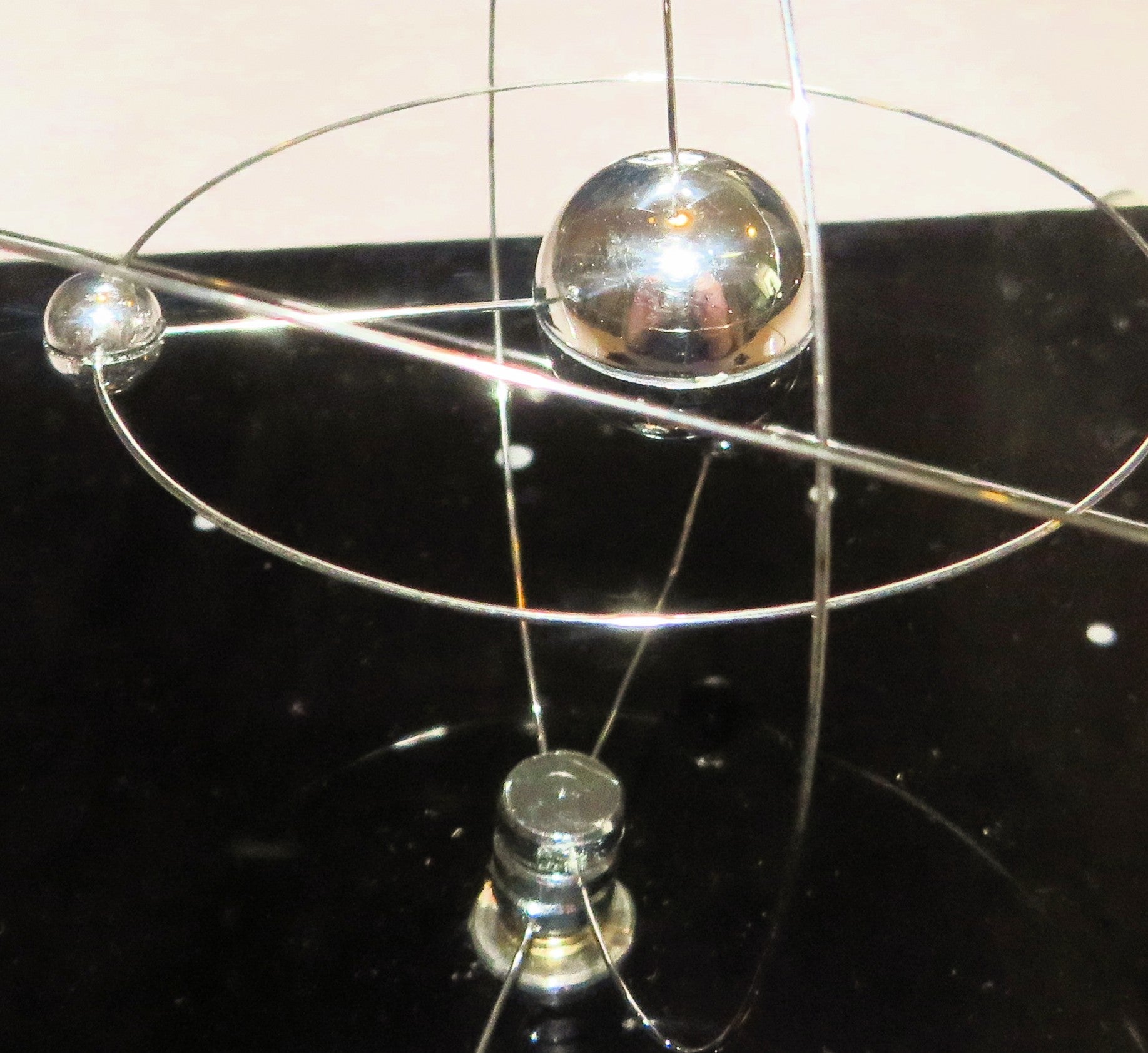 Tisch Astrolabium 20cm x 20cm x 32cm beweglich elektrisch 32cm x 20cm 4 Planeten - Sammler - Uhren