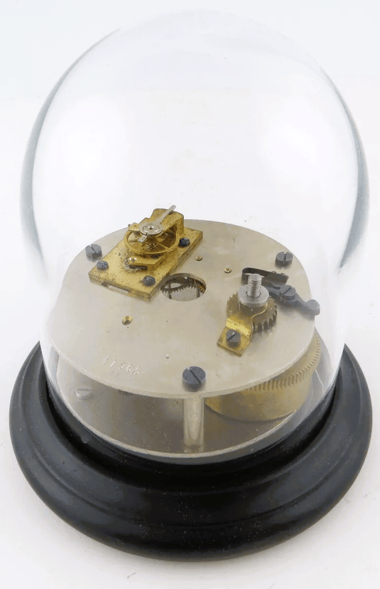 Unikat Gangmodell Meisterstück Schuluhr Tischuhr 16cm Höhe mit Glassturz - Sammler - Uhren