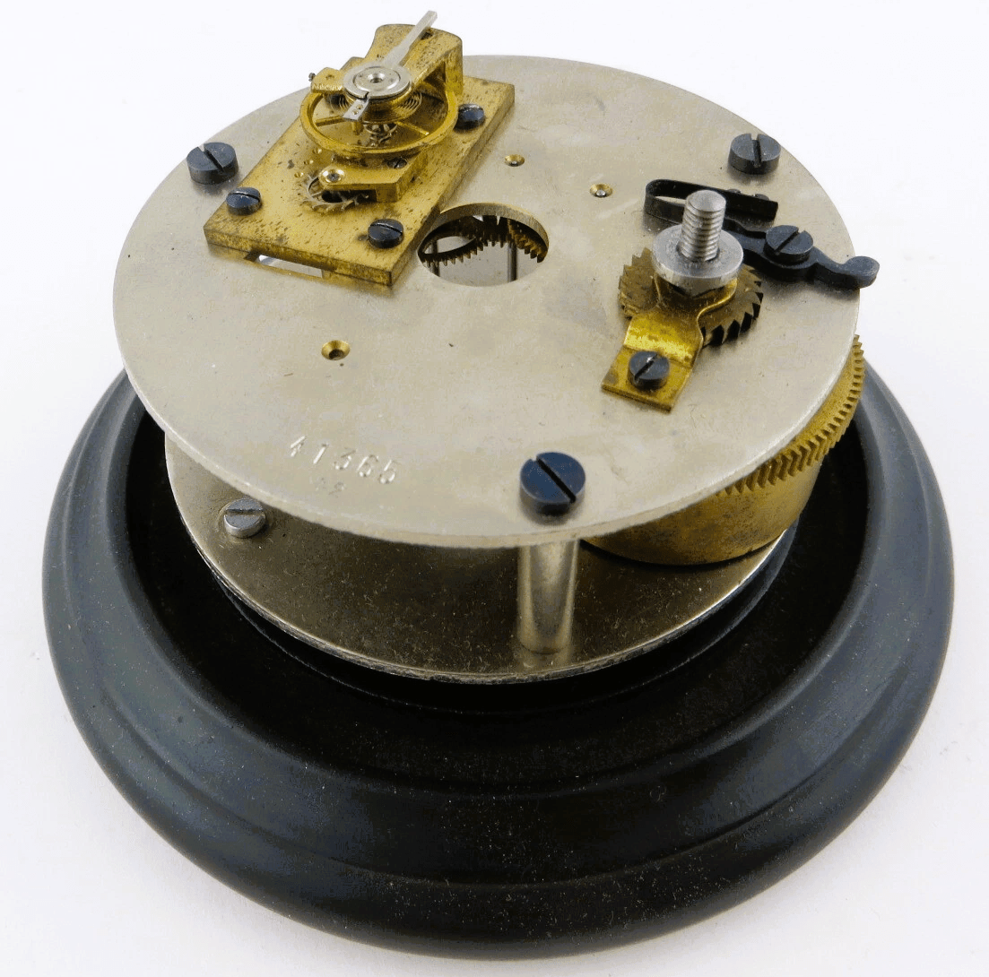 Unikat Gangmodell Meisterstück Schuluhr Tischuhr 16cm Höhe mit Glassturz - Sammler - Uhren