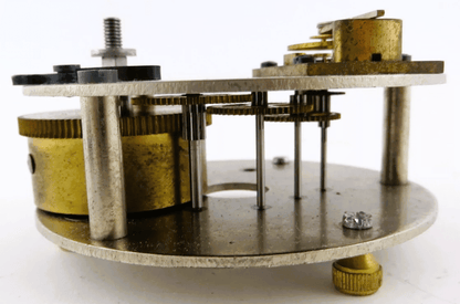 Unikat Gangmodell Meisterstück Schuluhr Tischuhr 16cm Höhe mit Glassturz - Sammler - Uhren