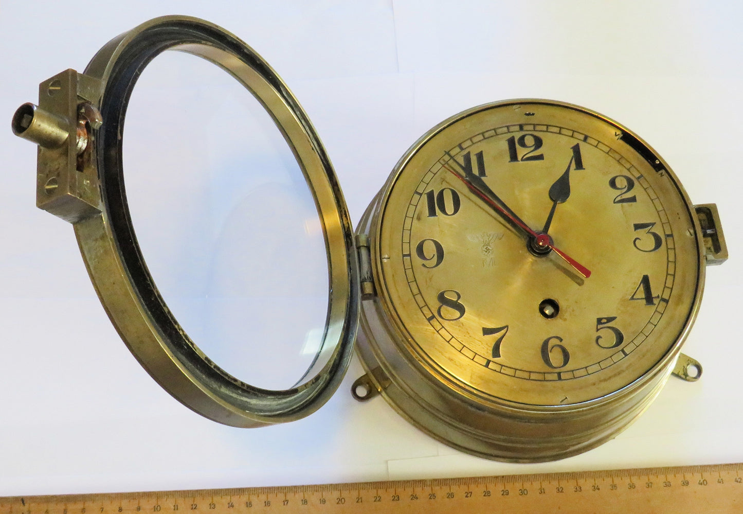 Vermutlich Junghans Cal. W 146 Funkraum Schiffsuhr Borduhr Reichsmarine WK 2 - Sammler - Uhren